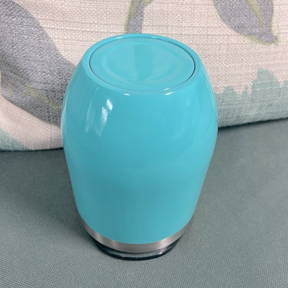 BNWT IT TAKES A LOT OF HEART TO TEACH LITTLE MINDS STAINLESS STEEL INSULATED CUP - Picture 4 of 4